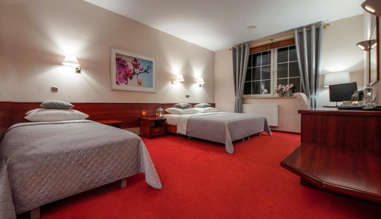 Hotel Sara Koło Dış mekan fotoğraf