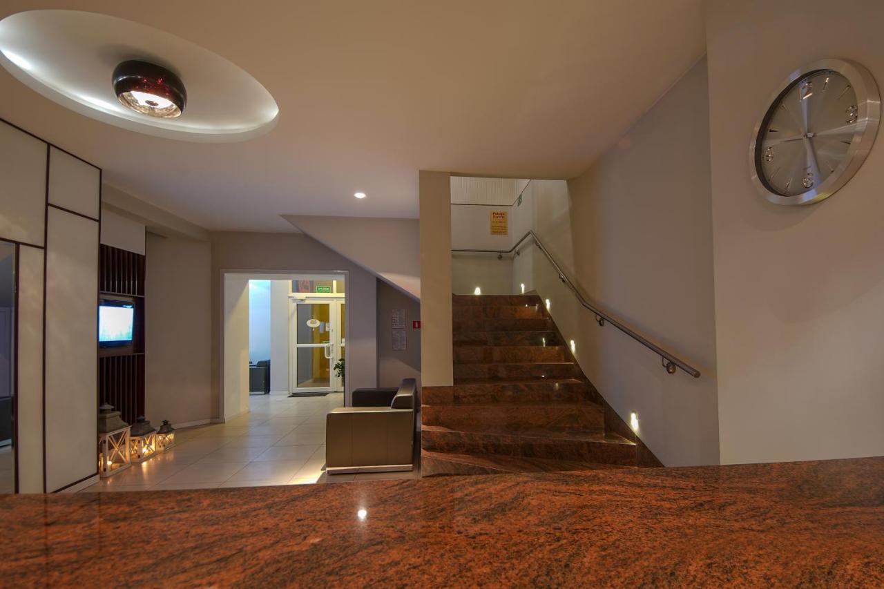 Hotel Sara Koło Dış mekan fotoğraf