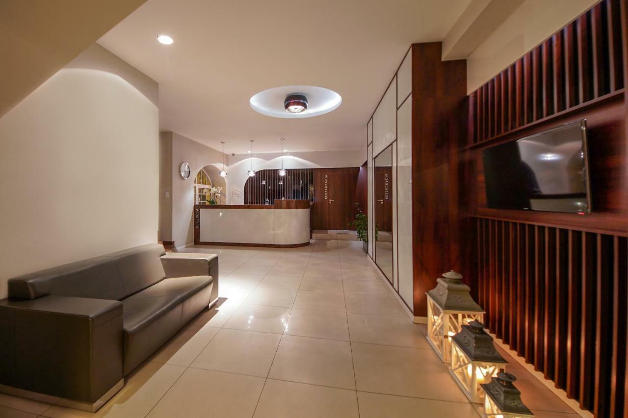 Hotel Sara Koło Dış mekan fotoğraf